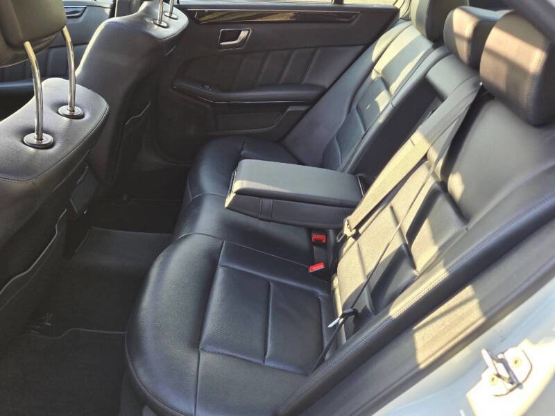 Used 2012 Mercedes-Benz E 350 BlueTEC Sedan image 14