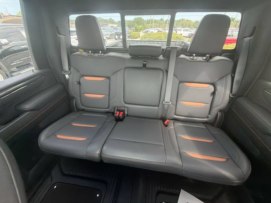 Used 2025 GMC Sierra 2500 AT4 AWD/4WD image 15