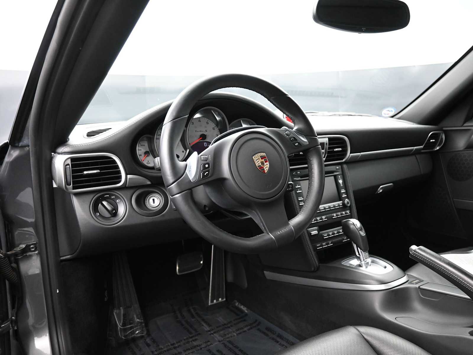 Used 2013 Porsche 911 Turbo S AWD/4WD image 4