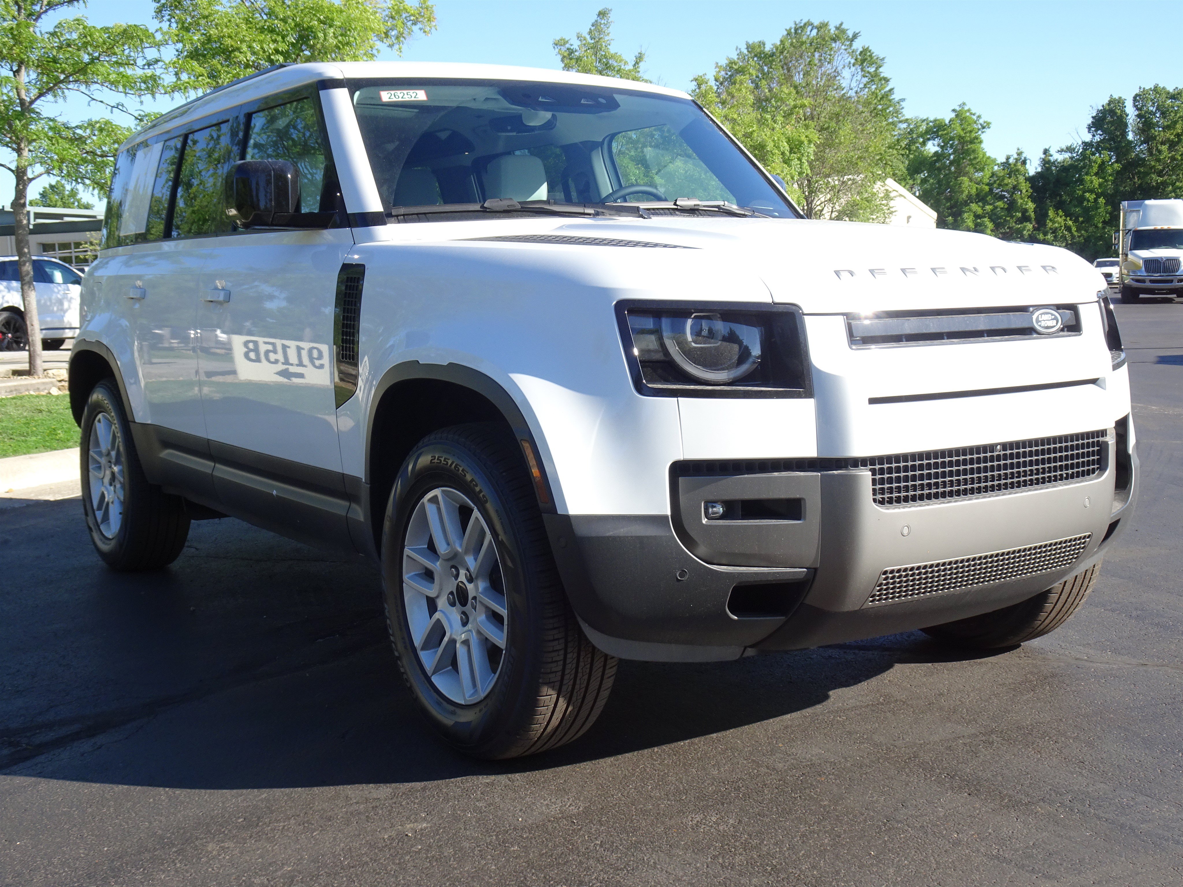 New 2026 Land Rover Defender 110 S AWD/4WD image 12