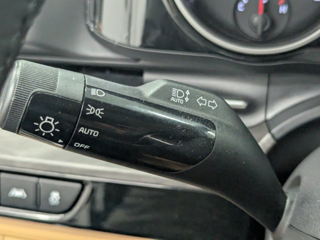 Certified 2024 Kia Carnival EX FWD image 22