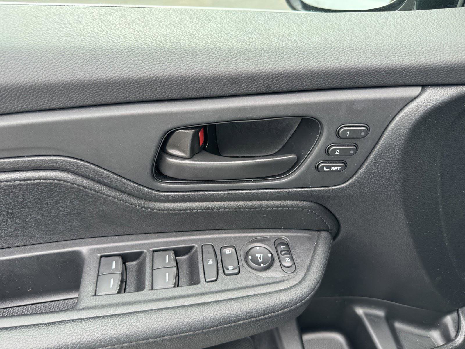 Used 2025 Honda Odyssey Sport-L image 22