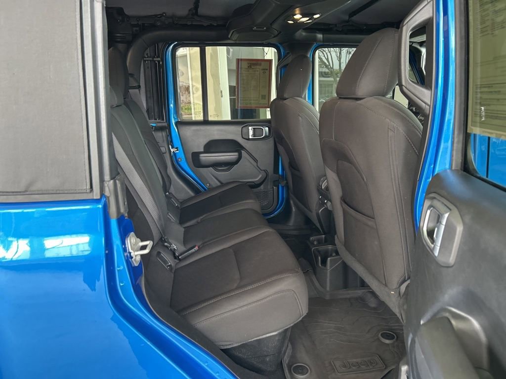 Used 2022 Jeep Gladiator Willys image 31