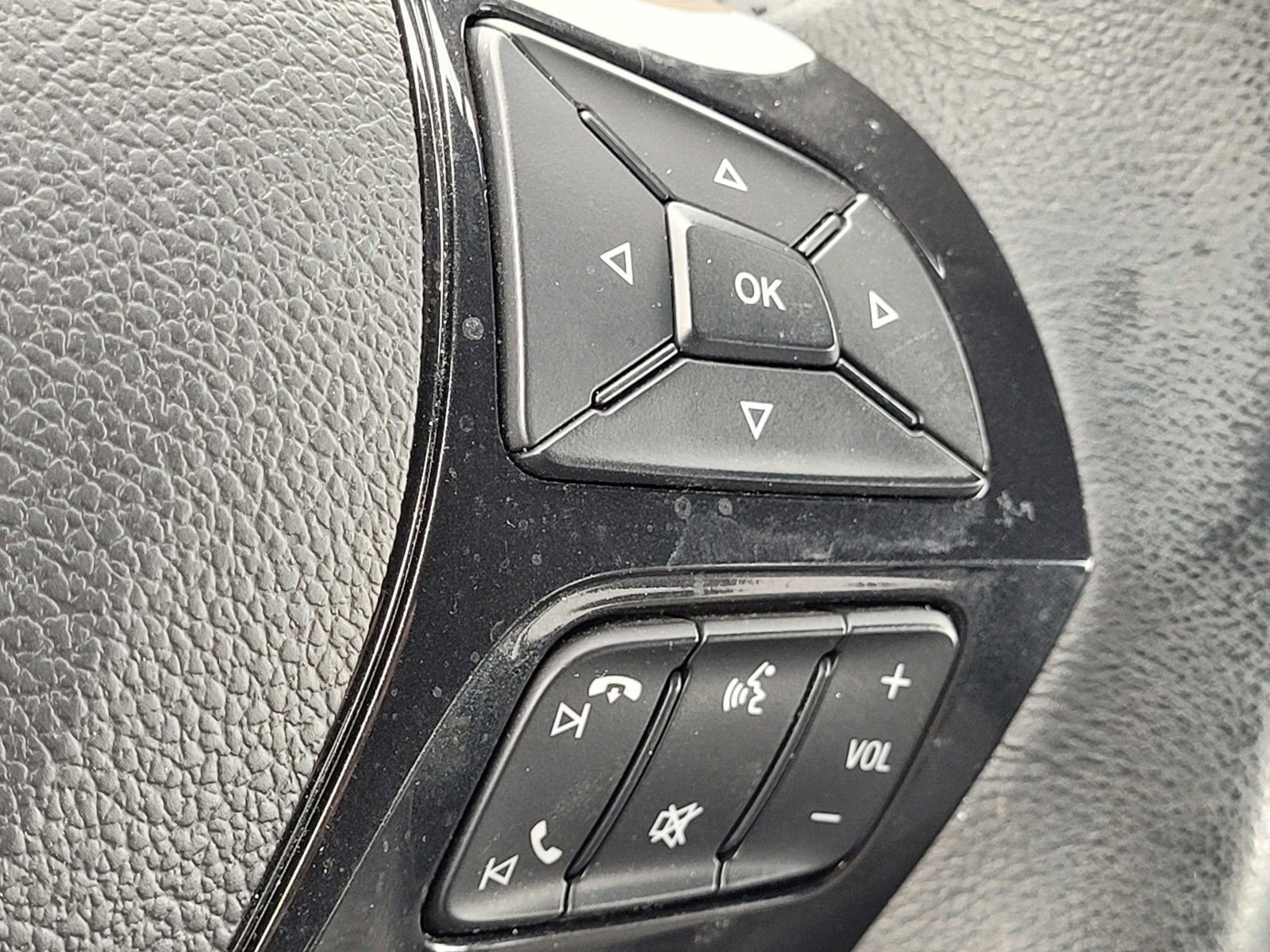 Used 2017 Ford Explorer XLT w/ Equipment Group 202A image 30