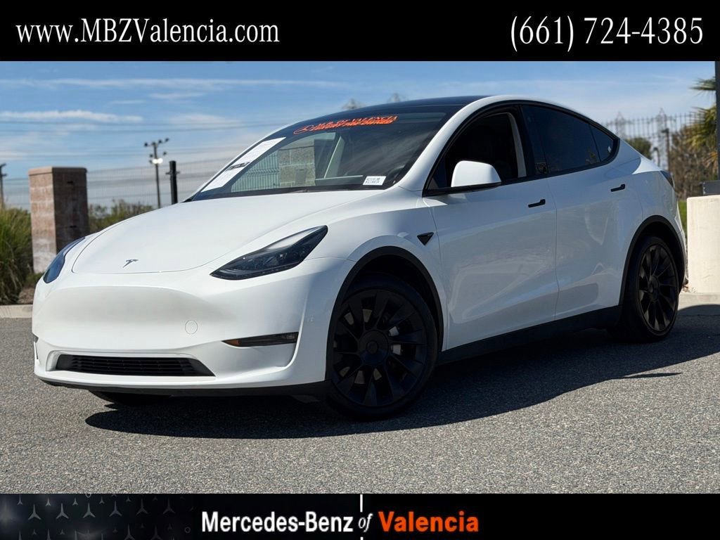 Used 2023 Tesla Model Y Long Range image 1