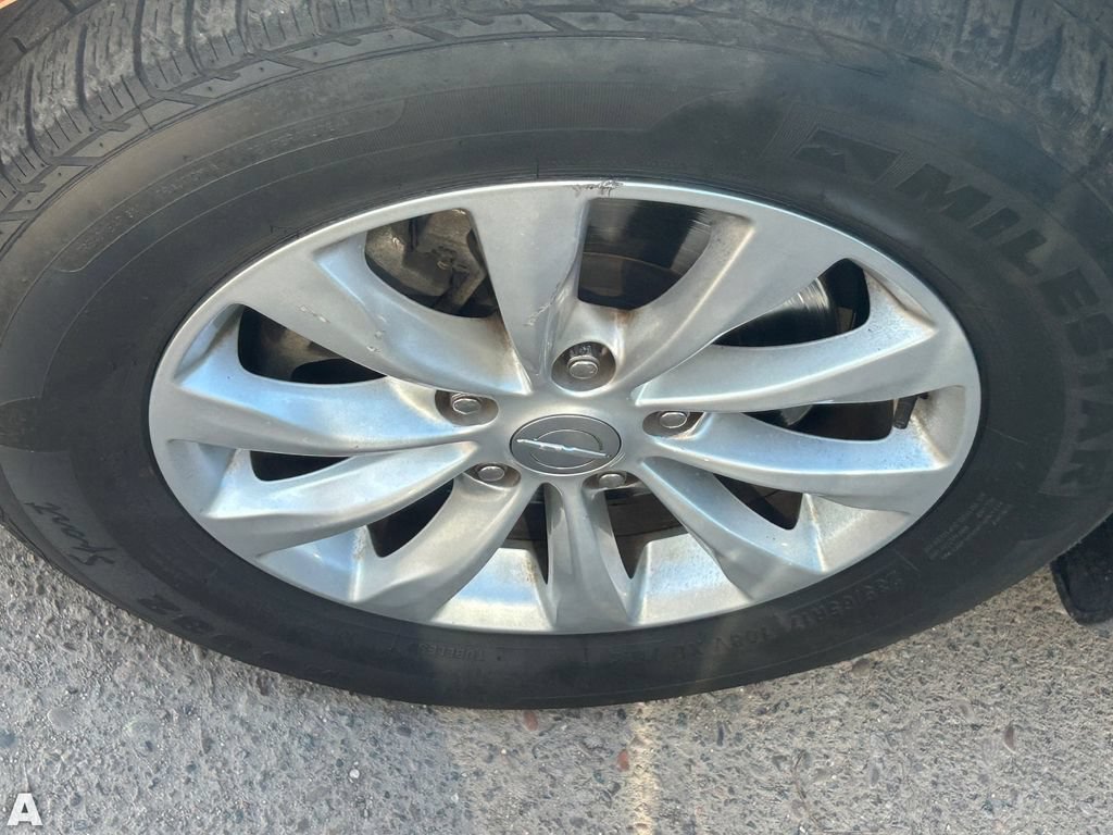 Used 2019 Chrysler Pacifica Touring-L FWD image 6