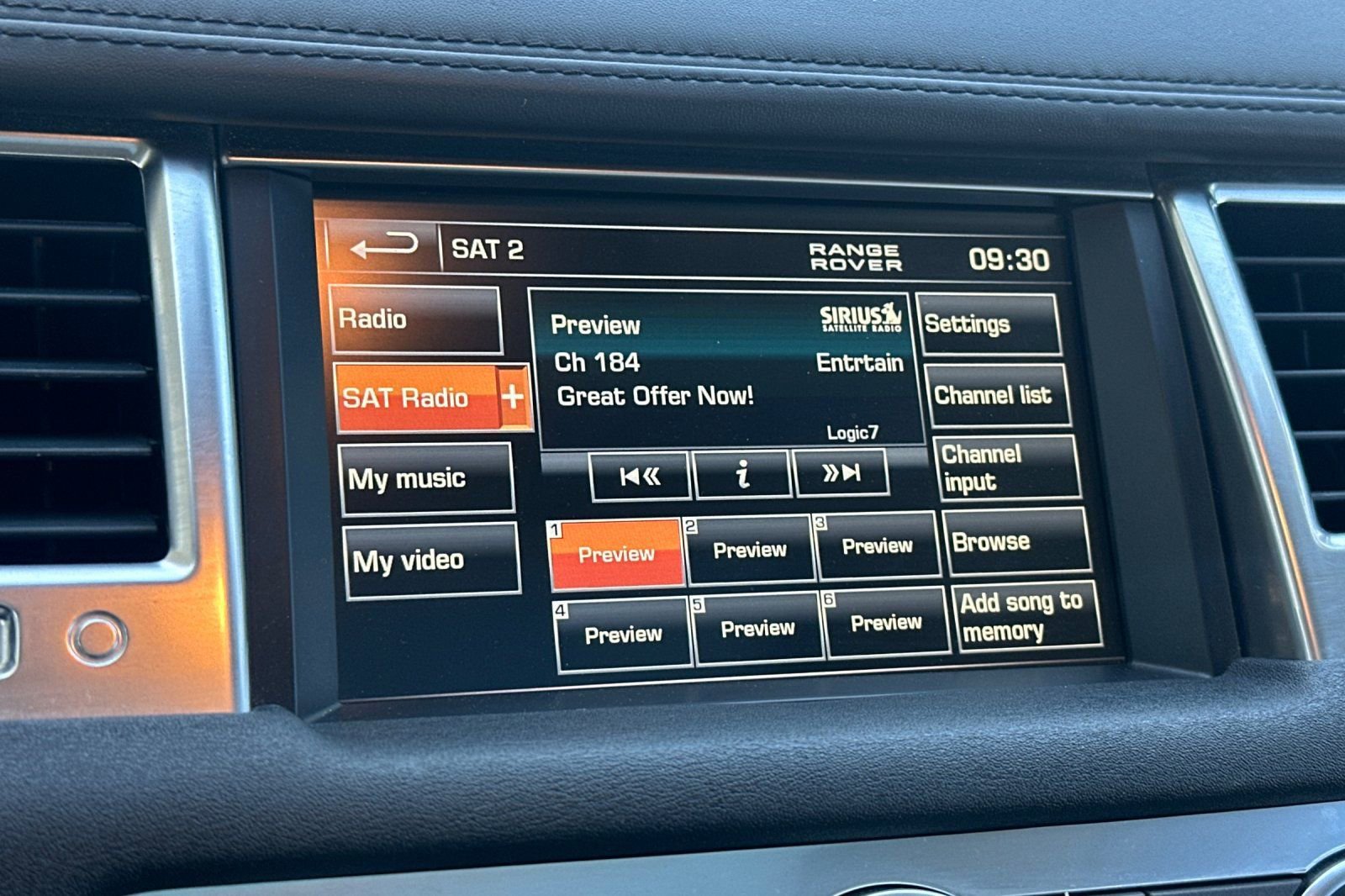 Used 2013 Land Rover Range Rover Sport HSE LUX image 24