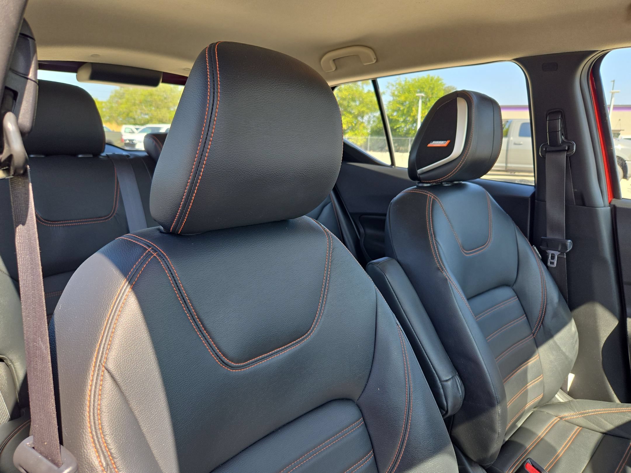 Used 2019 Nissan Kicks SR w/ SR Premium Package FWD image 29