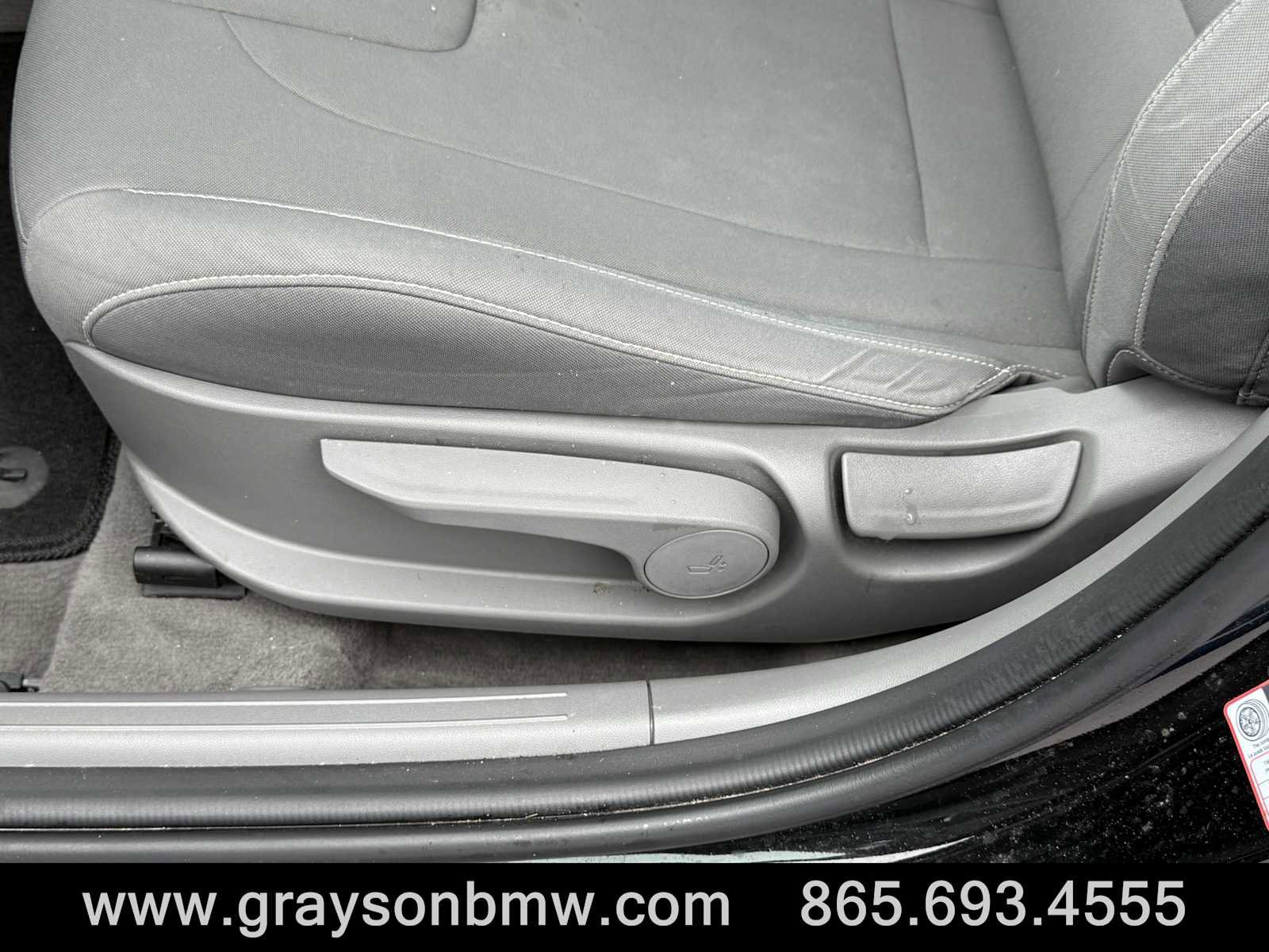 Used 2023 Hyundai Elantra SEL w/ Preferred Accessory Package image 11