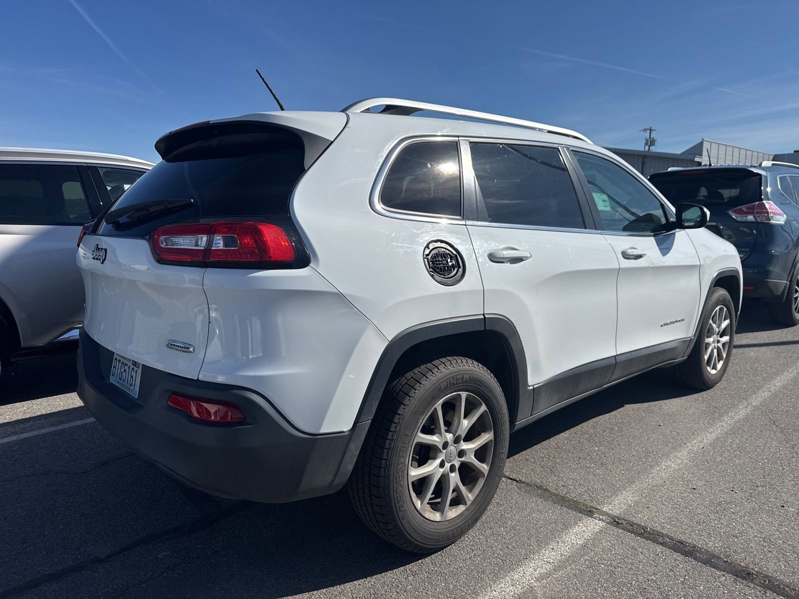 Used 2014 Jeep Cherokee Latitude w/ Cold Weather Group image 6