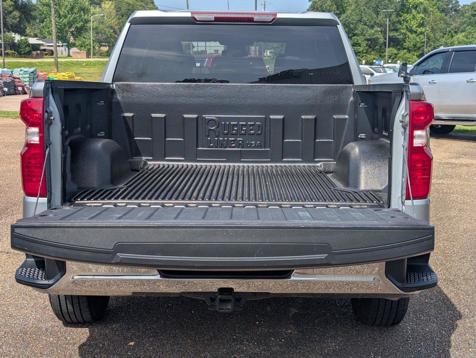 Used 2025 Chevrolet Silverado 1500 LT AWD/4WD image 6