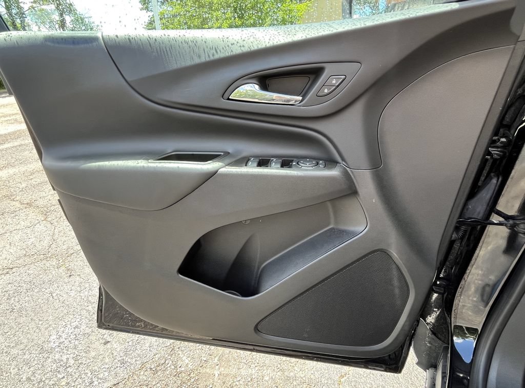 Used 2023 Chevrolet Equinox LT FWD image 9