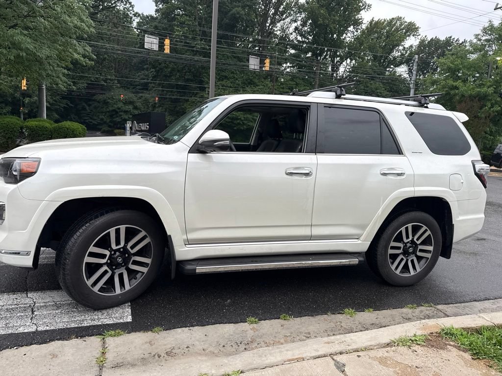 Used 2022 Toyota 4Runner Limited AWD/4WD image 4