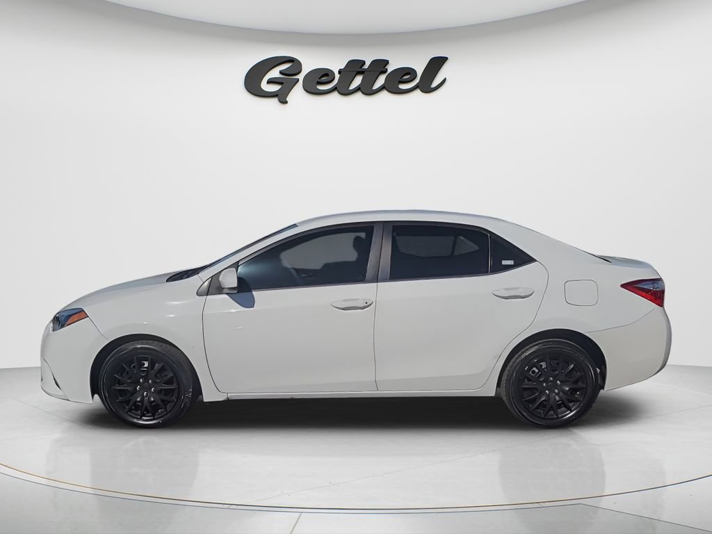 Used 2016 Toyota Corolla LE image 2
