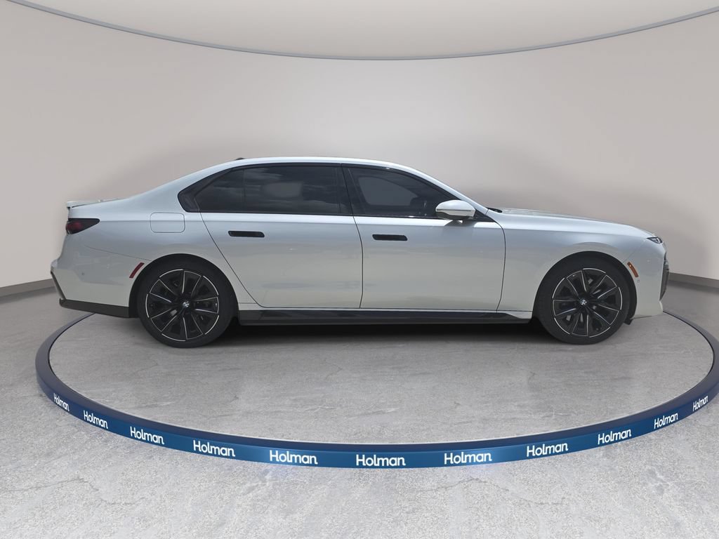 Certified 2023 BMW i7 xDrive60 AWD/4WD image 4