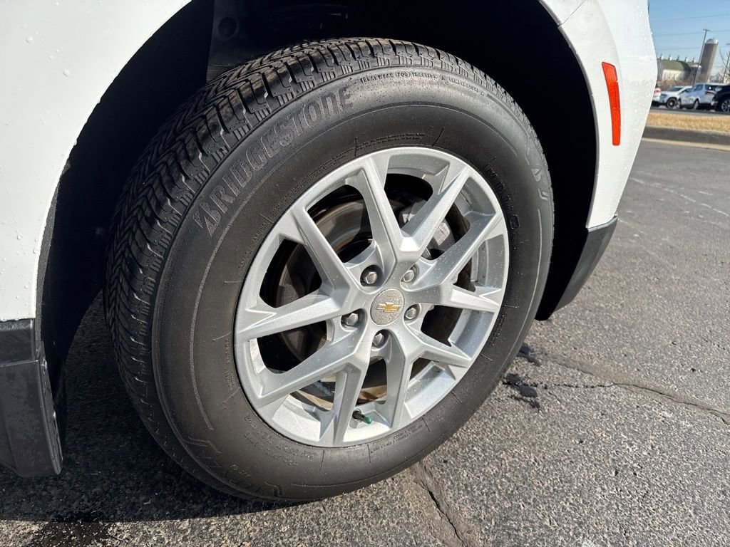 Certified 2024 Chevrolet Equinox LS AWD/4WD image 11