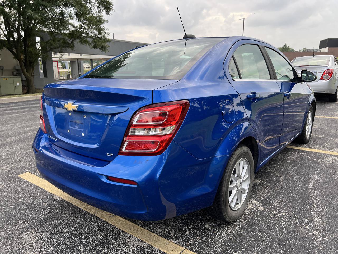 Used 2017 Chevrolet Sonic LT FWD image 6