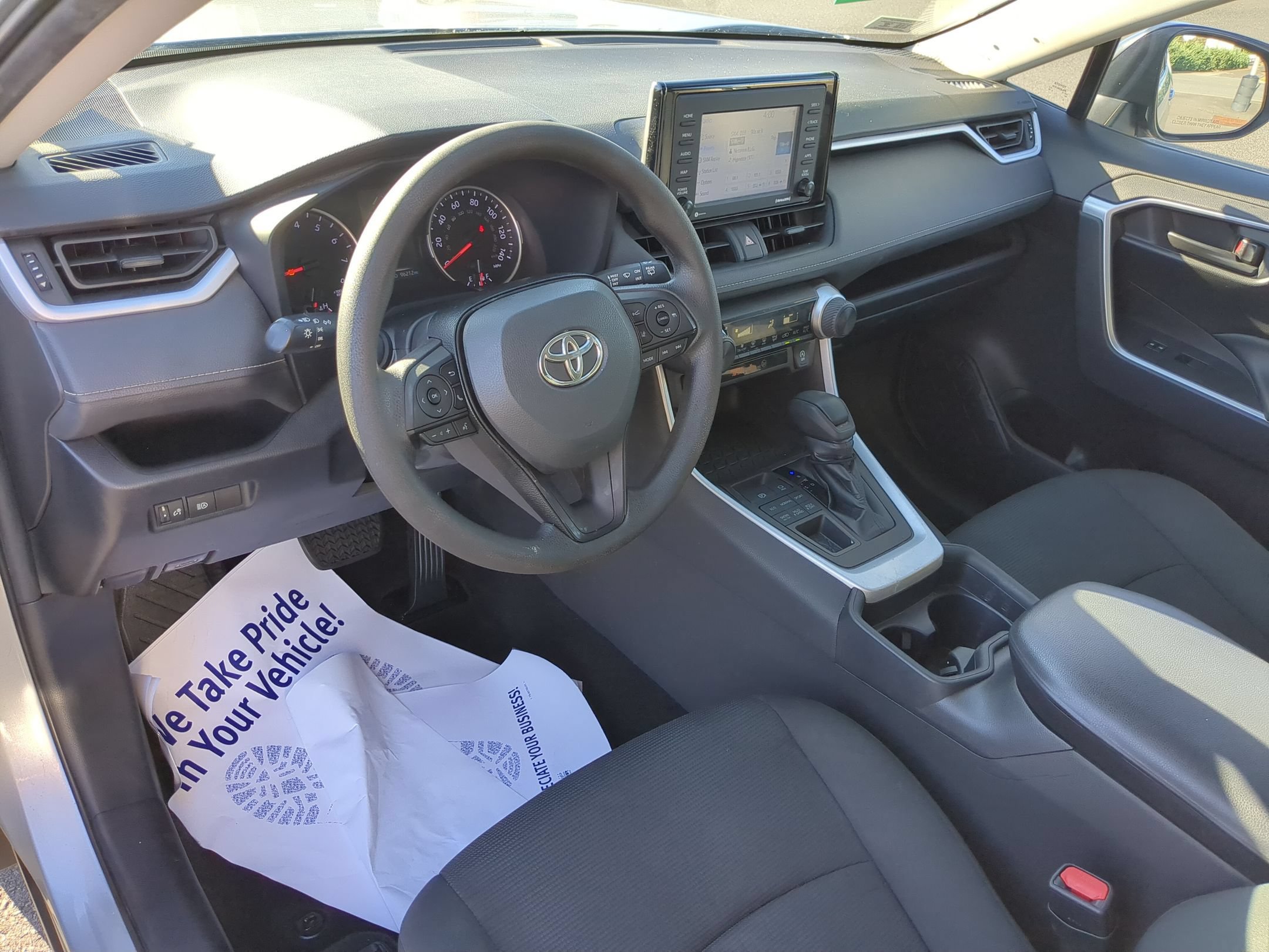 Used 2021 Toyota RAV4 LE AWD/4WD image 9