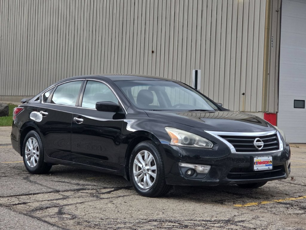 Used 2014 Nissan Altima 2.5 S w/ Sport Value Package