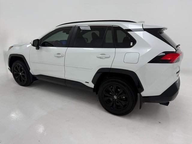 Used 2024 Toyota RAV4 SE image 37