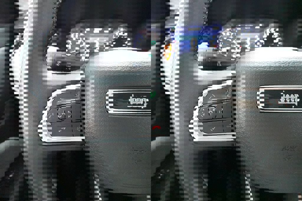 Used 2022 Jeep Compass Latitude image 12