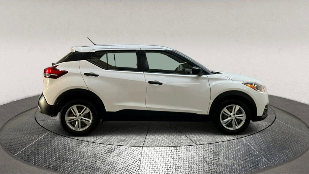 Used 2020 Nissan Kicks S image 8