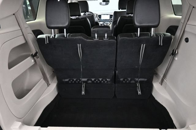 Used 2023 Chrysler Pacifica Touring-L FWD image 27