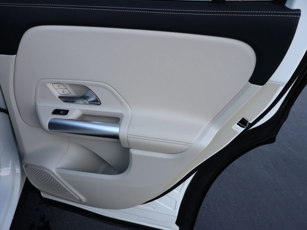 Certified 2025 Mercedes-Benz GLA 250 4MATIC image 16