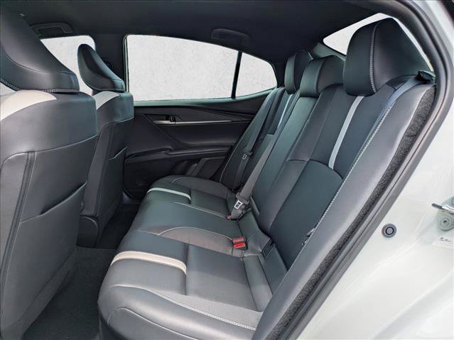 New 2026 Toyota Camry Hybrid FWD image 15