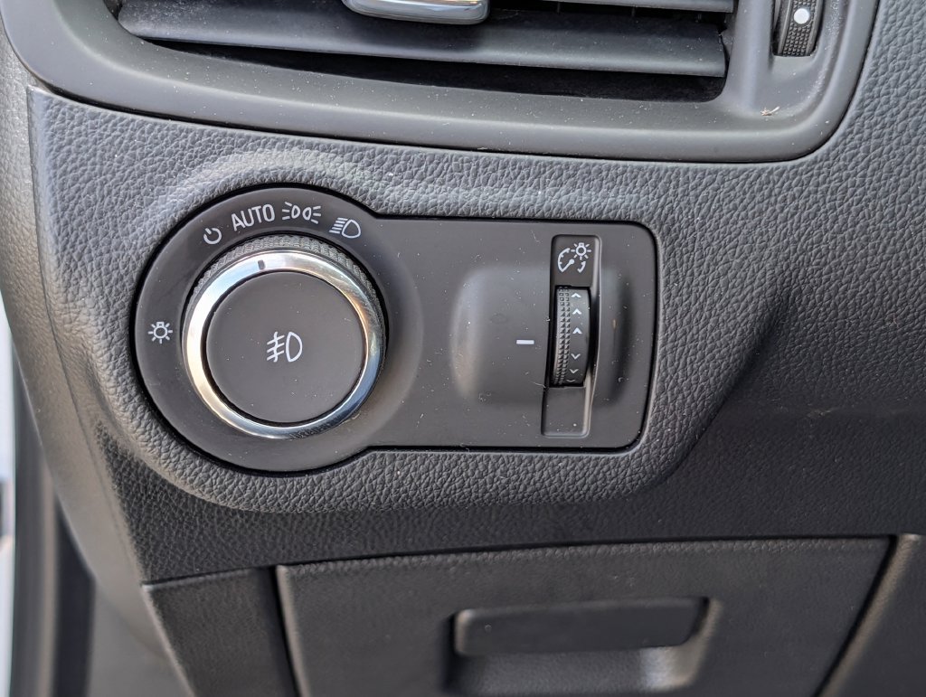 Used 2020 Buick Envision Essence FWD image 23