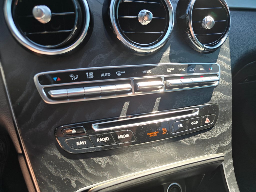 Used 2019 Mercedes-Benz GLC 300 4MATIC image 9