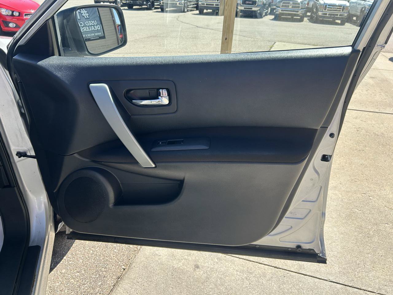 Used 2013 Nissan Rogue S AWD/4WD image 16