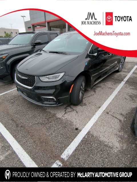 Used 2024 Chrysler Pacifica Select video 1