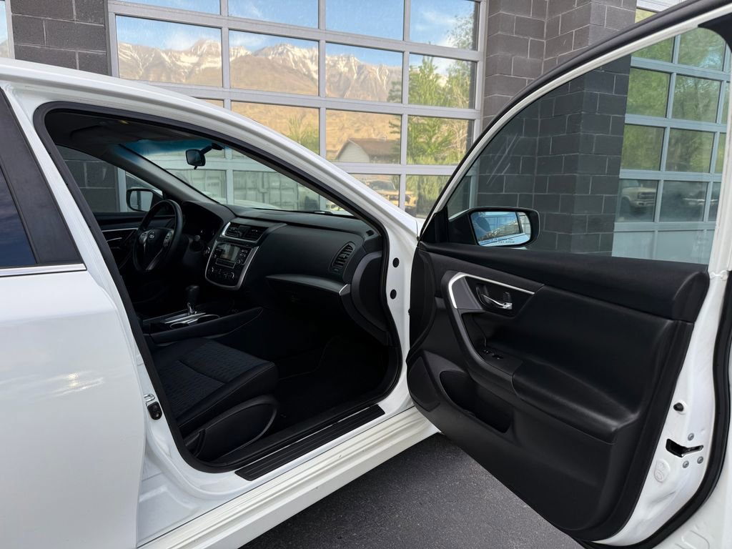 Used 2016 Nissan Altima 2.5 S w/ Power Driver Seat Package FWD image 17