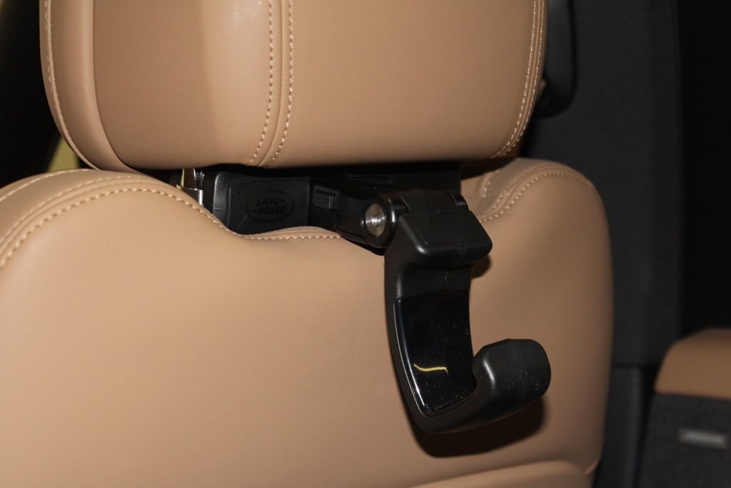 Used 2025 Land Rover Range Rover Sport SE image 42