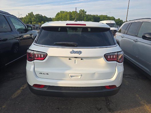Used 2024 Jeep Compass Sport AWD/4WD image 5