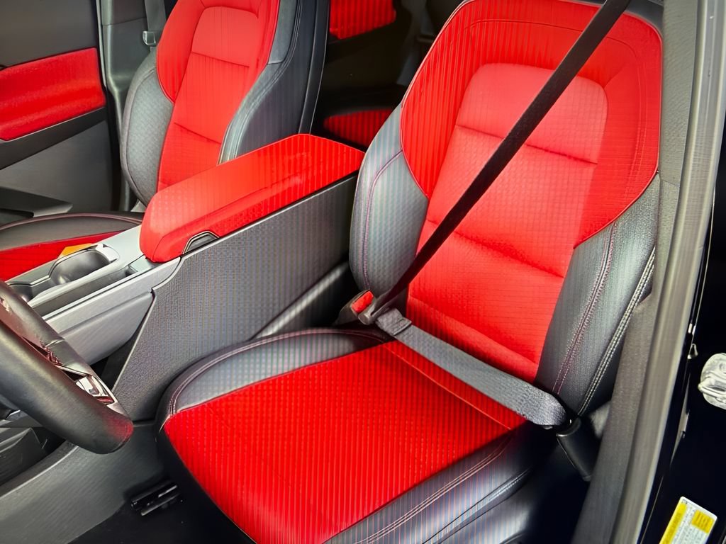 Certified 2025 Chevrolet Equinox EV RS FWD image 6