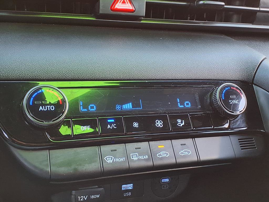 Certified 2025 Hyundai Elantra Sport image 10