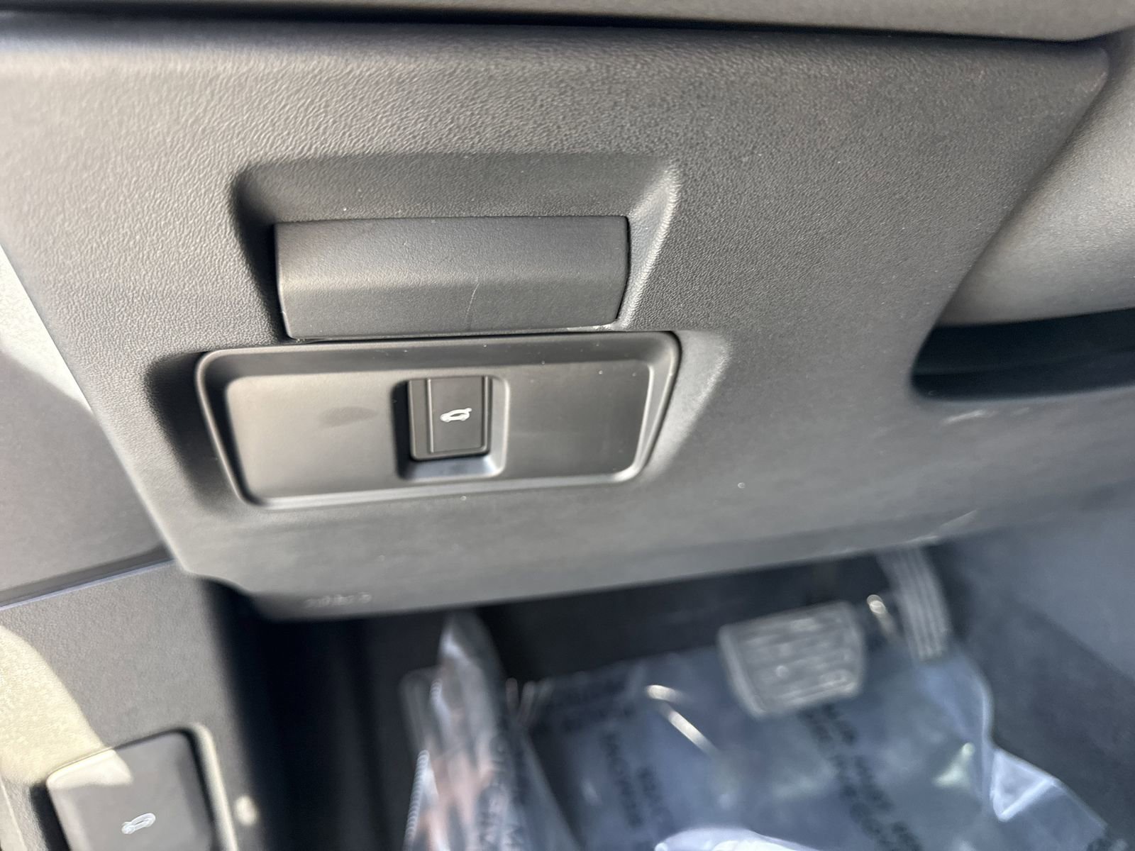 Used 2024 Land Rover Range Rover Evoque S image 37