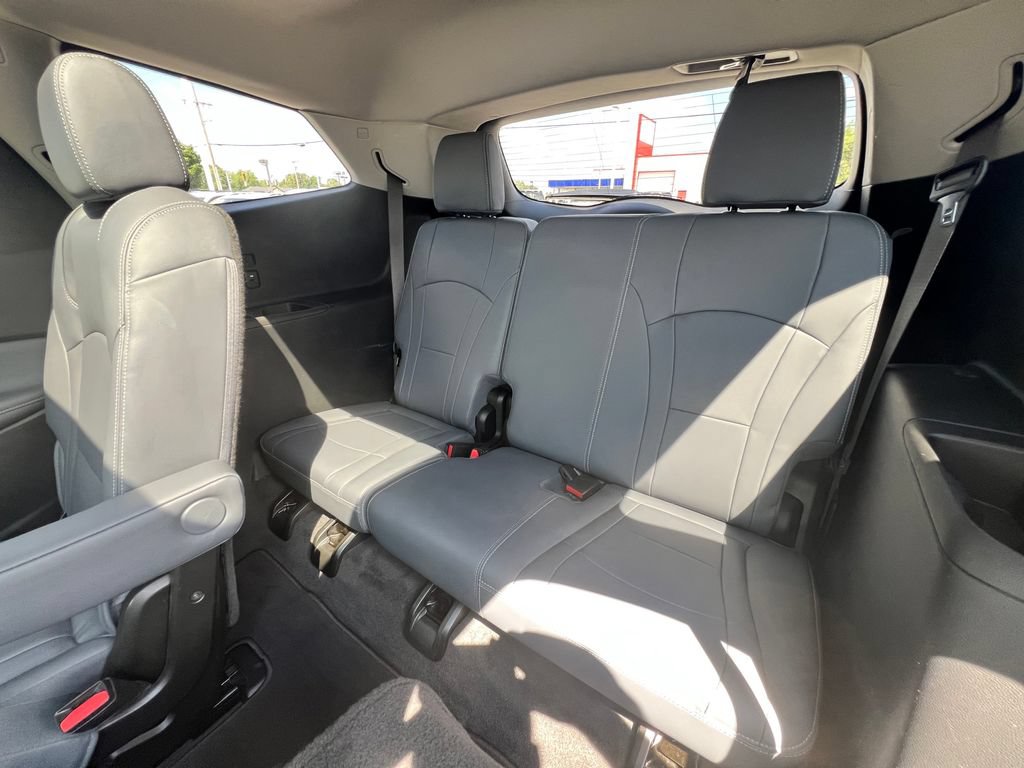 Used 2020 Buick Enclave Premium w/ Sun and Sites Package AWD/4WD image 38