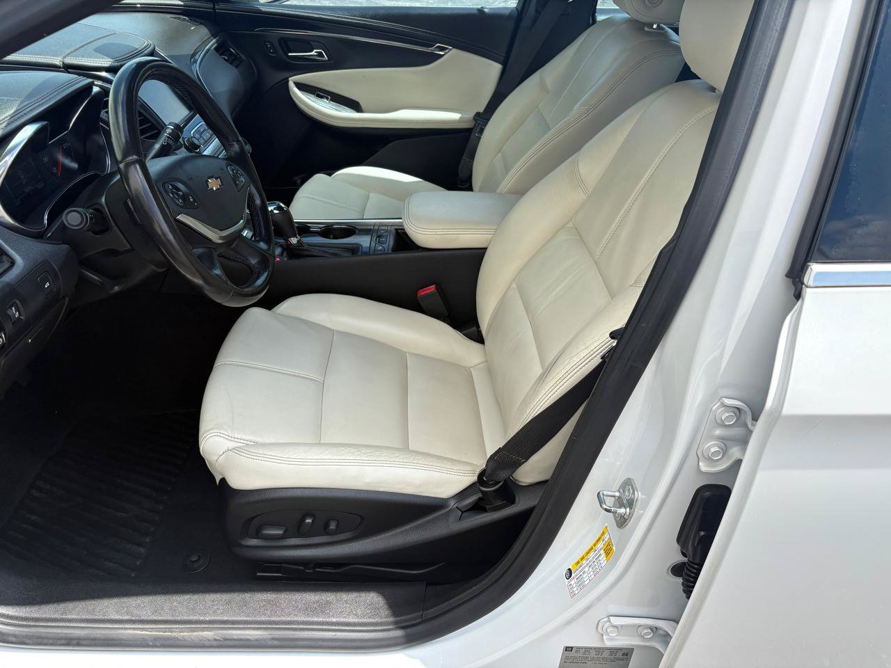 Used 2018 Chevrolet Impala LT w/ LT Leather Package FWD image 5