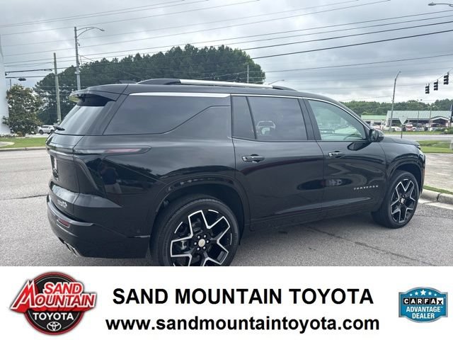 Used 2025 Chevrolet Traverse High Country FWD image 3
