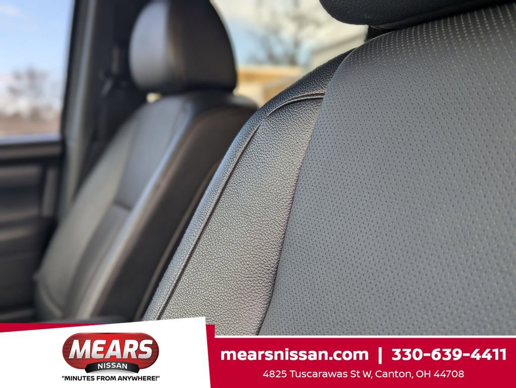 Used 2019 Nissan Titan SL w/ Midnight Edition image 34