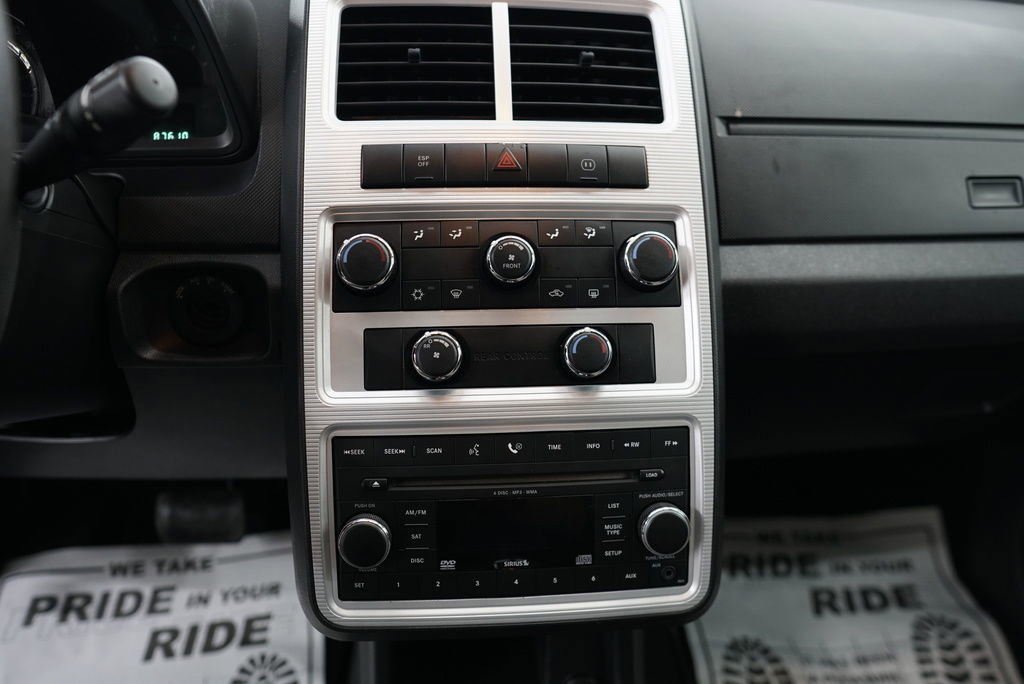 Used 2009 Dodge Journey SXT w/ Flexible Seating Group FWD image 24