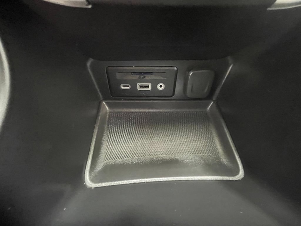 Used 2024 GMC Terrain SLT AWD/4WD image 25