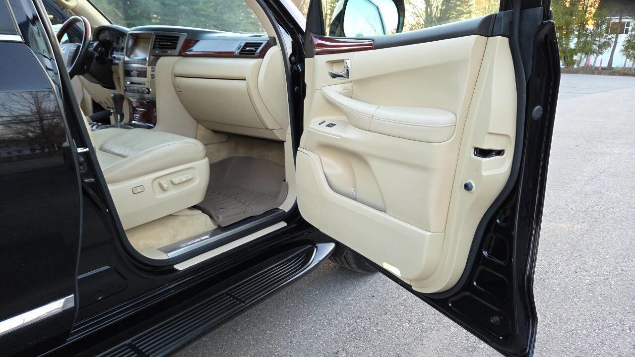 Used 2011 Lexus LX 570 4WD image 45