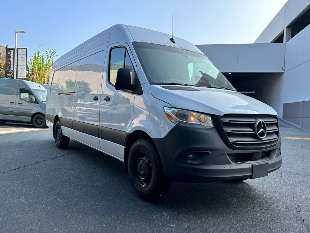 New 2025 Mercedes-Benz Sprinter 2500 image 2