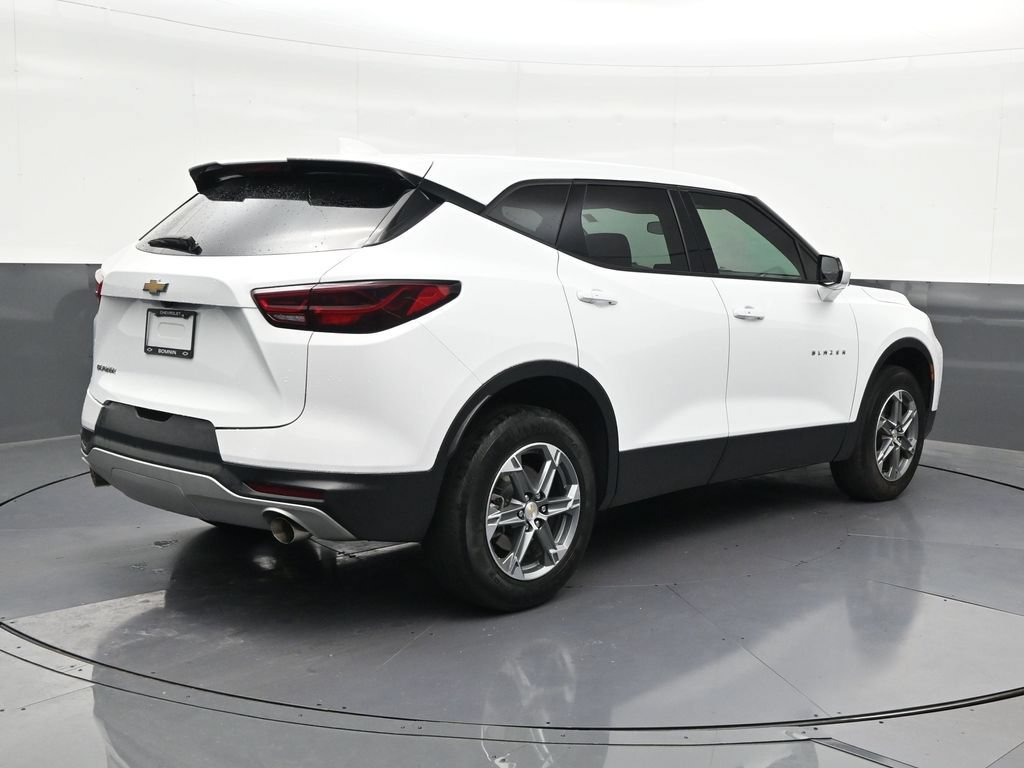 Used 2024 Chevrolet Blazer LT FWD image 5