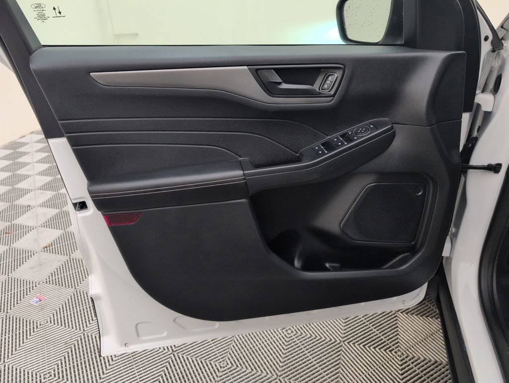 Used 2023 Ford Escape FWD image 29