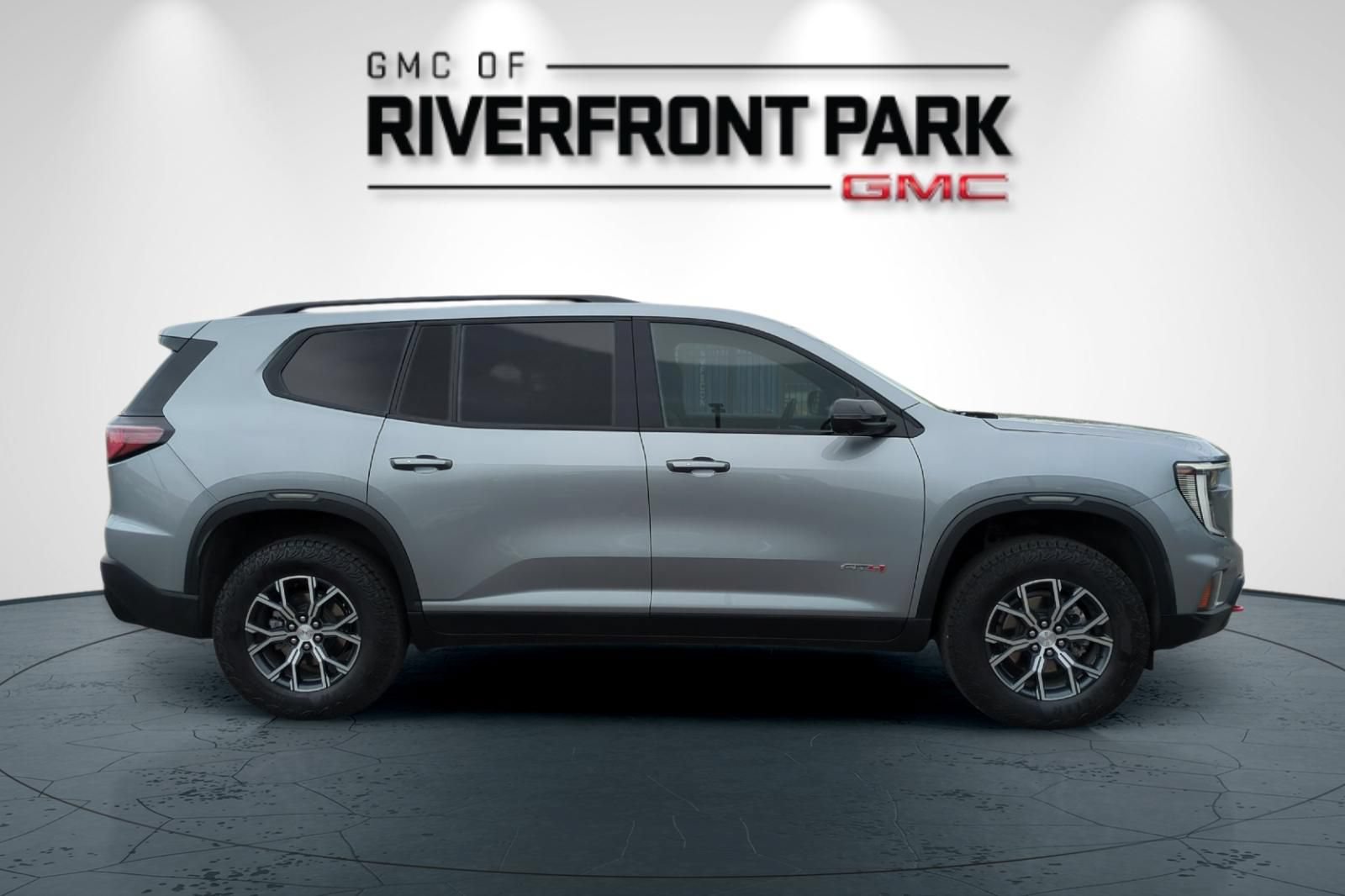 Used 2025 GMC Acadia AT4 w/ Luxury Package AWD/4WD image 2